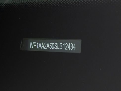 Certified 2025 Porsche Macan image 41