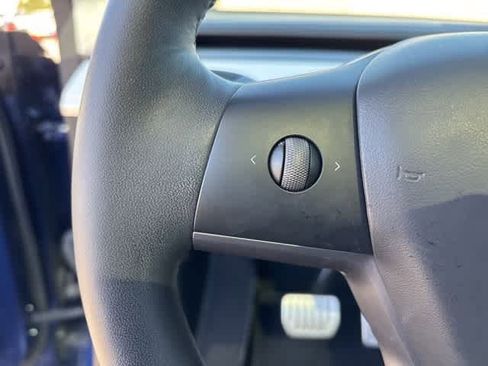 Used 2022 Tesla Model Y Performance image 10