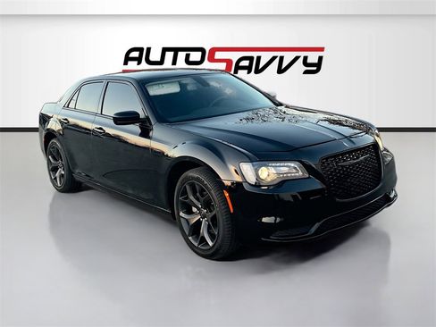 Used 2023 Chrysler 300 Touring w/ Sport Appearance Package image 1