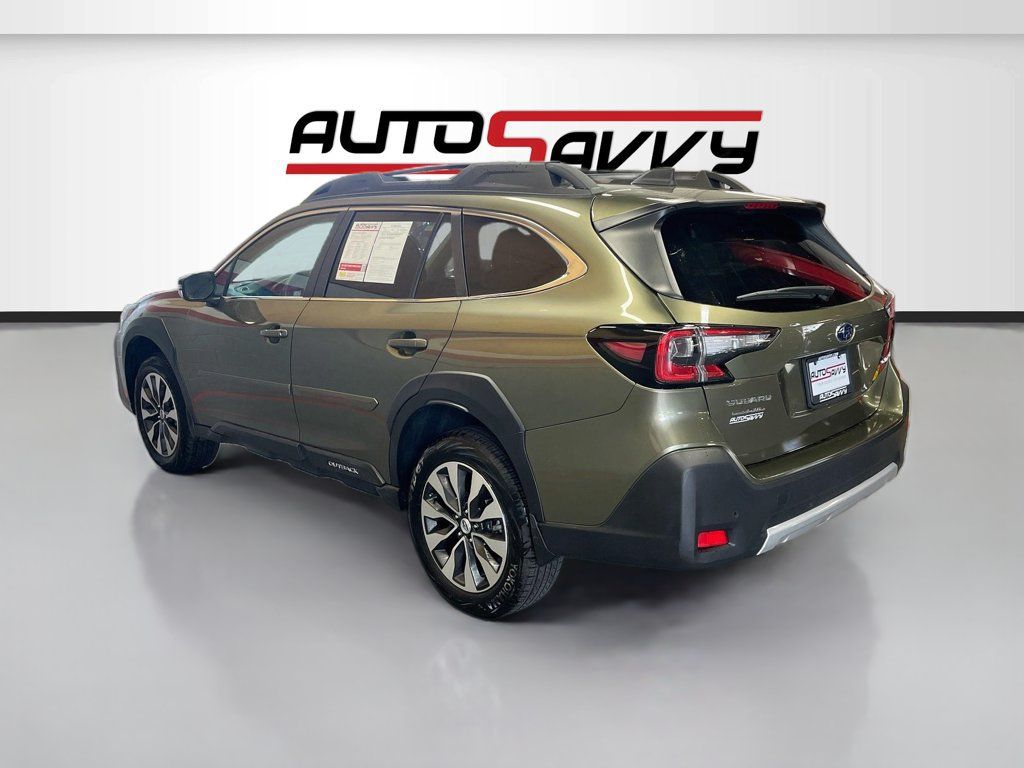 Used 2025 Subaru Outback Limited AWD/4WD image 5