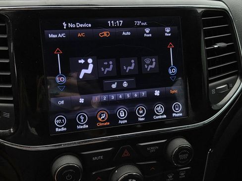 Used 2019 Jeep Grand Cherokee Altitude RWD image 14