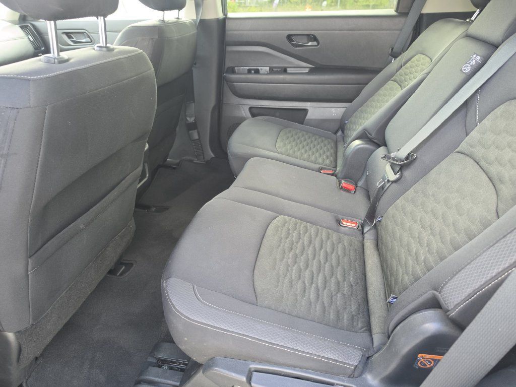 Certified 2024 Nissan Pathfinder SV AWD/4WD image 17