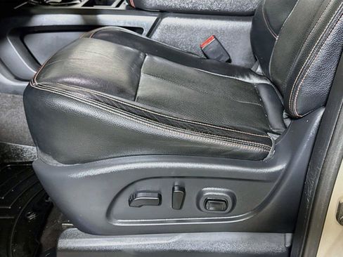 Used 2021 Nissan Titan PRO-4X w/ Pro-4x Convenience Package AWD/4WD image 18