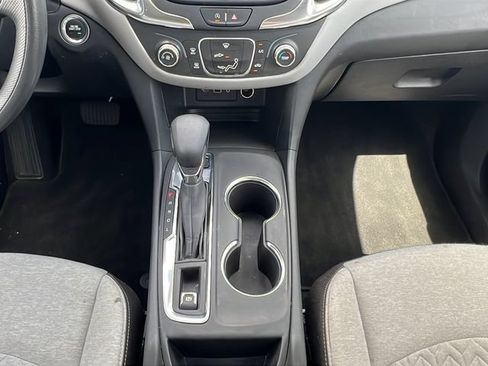 Used 2022 Chevrolet Equinox LS w/ LS Convenience Package AWD/4WD image 16