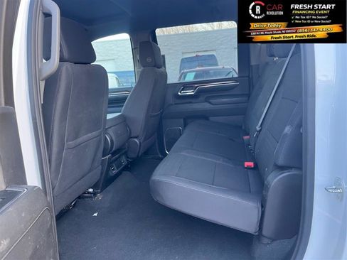 Used 2024 Chevrolet Silverado 2500 LT image 33