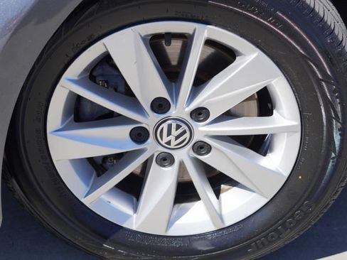 Used 2015 Volkswagen Golf SE FWD image 6