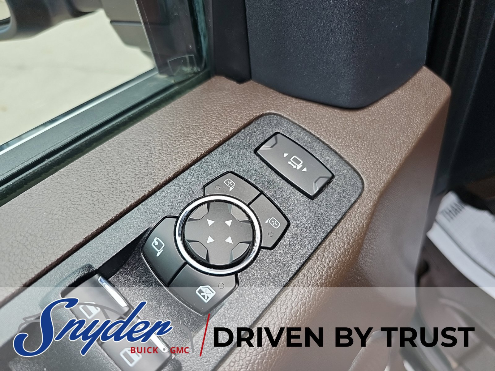 Used 2022 Ford F350 King Ranch w/ King Ranch Ultimate Package AWD/4WD image 14