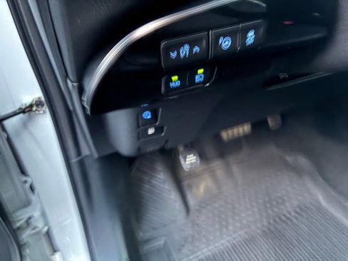 Used 2022 Toyota Prius Prime Limited image 24