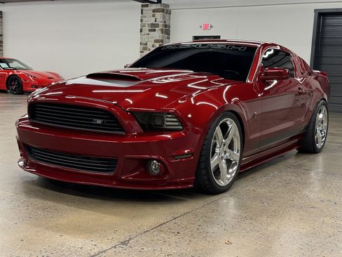 Used 2014 Ford Mustang GT Premium w/ GT Track Package RWD image 3