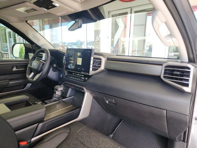 Used 2024 Toyota Sequoia SR5 w/ SR5 Premium Package AWD/4WD image 29
