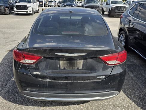 Used 2016 Chrysler 200 Limited w/ Convenience Group FWD image 3