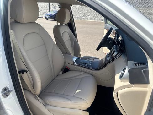Used 2022 Mercedes-Benz GLC 300 4MATIC image 13