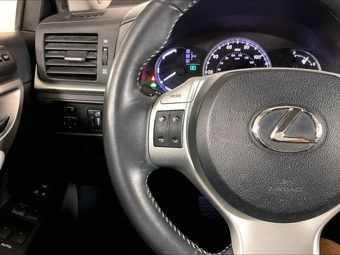 Used 2013 Lexus CT 200h FWD image 18