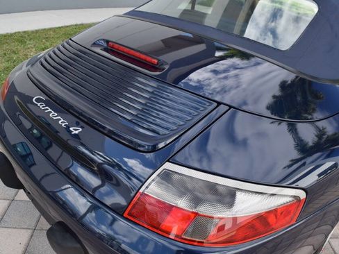 Used 2000 Porsche 911 Carrera 4 image 25