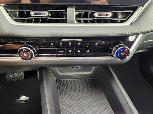 New 2026 Chevrolet Equinox LT image 16