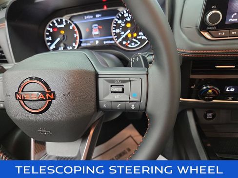 Used 2025 Nissan Rogue SV AWD/4WD image 17