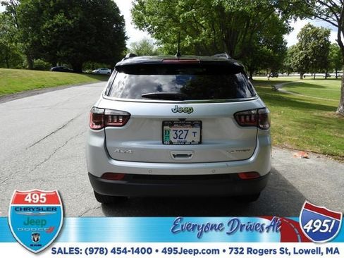 Used 2025 Jeep Compass Limited AWD/4WD image 4