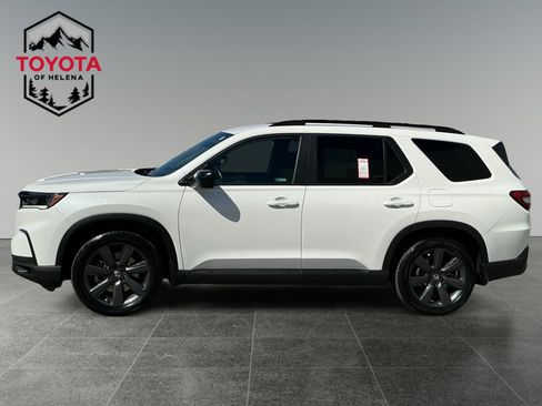 Used 2023 Honda Pilot Sport image 2