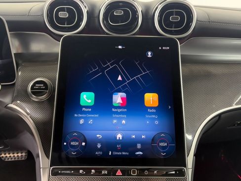 Used 2025 Mercedes-Benz GLC 350e 4MATIC image 18