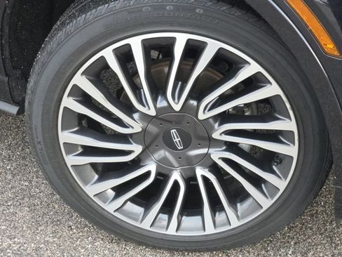 Used 2021 Lincoln Corsair Reserve w/ Equipment Group 201A image 12