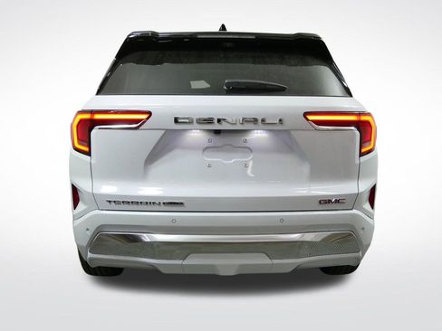 New 2026 GMC Terrain Denali w/ LPO, Black Badging Package image 4