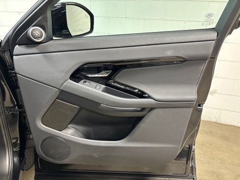 Used 2026 Land Rover Range Rover Evoque S AWD/4WD image 33