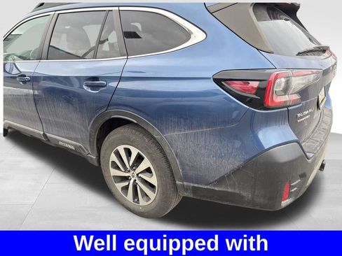 Used 2022 Subaru Outback Premium image 3