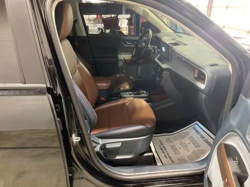 Used 2023 Ford Maverick Lariat w/ Equipment Group 500A Standard image 4