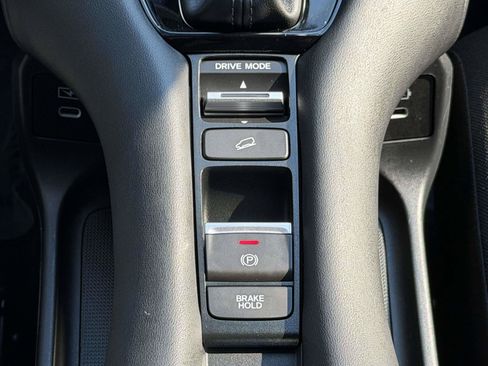 Certified 2025 Honda HR-V LX image 15