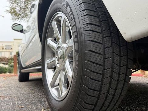 Used 2013 GMC Yukon XL Denali image 9