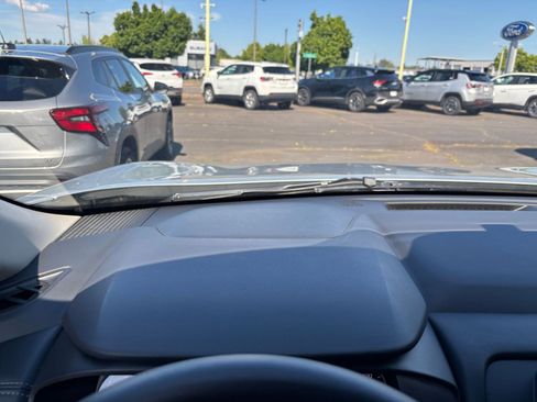 Used 2025 Nissan Rogue SV AWD/4WD image 37