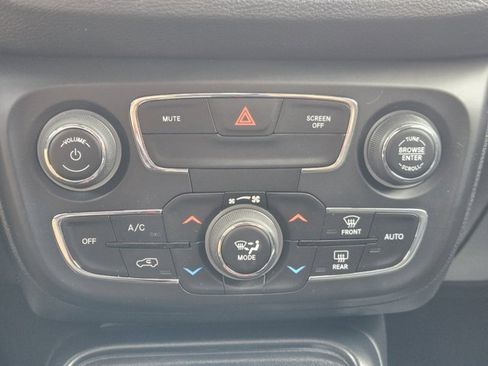 Used 2020 Jeep Compass Trailhawk w/ Cold Weather Group image 19