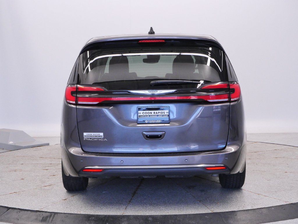 Certified 2023 Chrysler Pacifica Touring-L FWD image 4