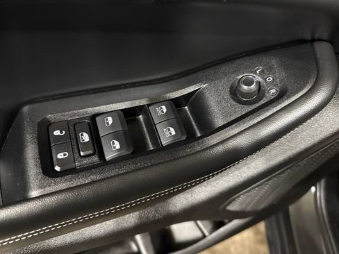 Used 2024 Jeep Grand Cherokee Limited AWD/4WD image 3