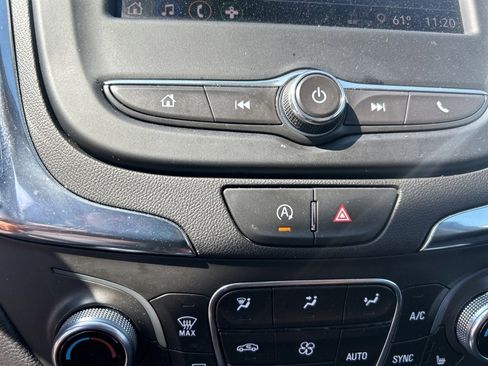 Used 2023 Chevrolet Equinox LT w/ Driver Convenience Package image 30