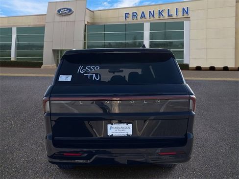 New 2025 Lincoln Navigator Reserve image 6