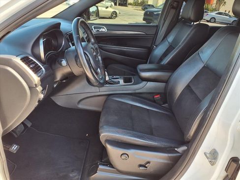 Used 2020 Jeep Grand Cherokee Altitude image 22