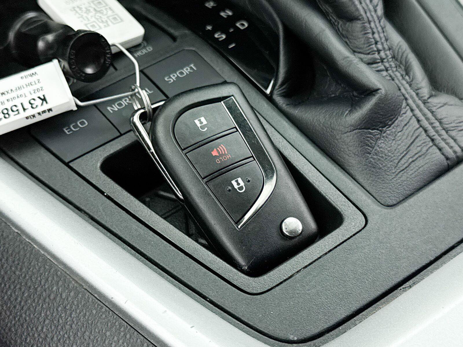 Used 2021 Toyota RAV4 LE w/ Carpet Mat Package (TMS) FWD image 37