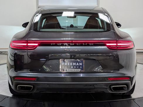 Used 2020 Porsche Panamera w/ Premium Package image 8