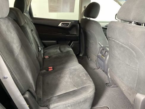 Used 2014 Nissan Pathfinder SV AWD/4WD image 12