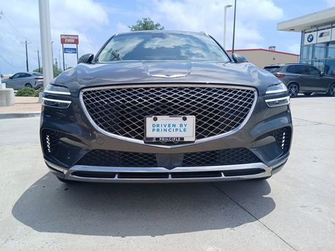 Used 2025 Genesis GV70 2.5T AWD/4WD image 2