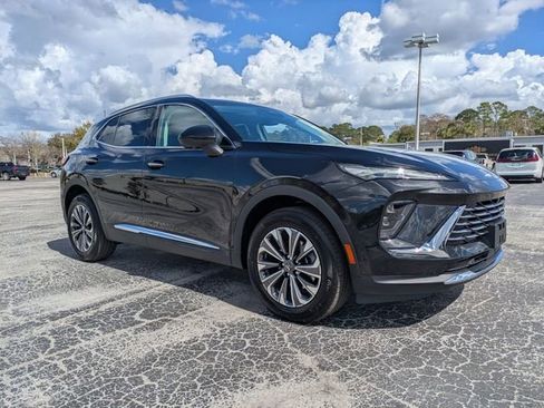 Used 2025 Buick Envision Preferred AWD/4WD image 2