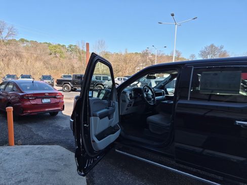 Used 2023 Ford F150 XLT w/ Equipment Group 302A High image 12