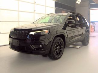 Used 2023 Jeep Cherokee Altitude Lux AWD/4WD video 1