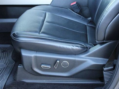 Used 2018 Ford F150 Lariat w/ Equipment Group 502A Luxury image 16