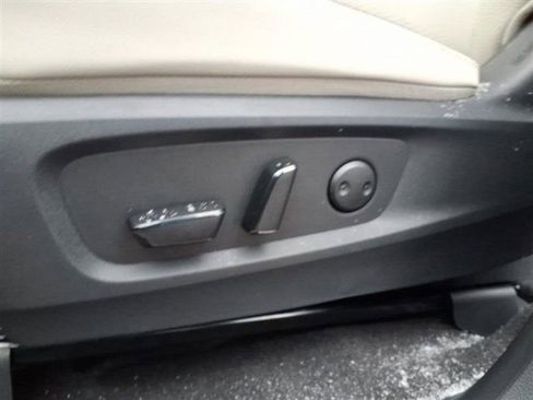 New 2026 Nissan Pathfinder SL image 25