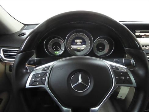 Used 2014 Mercedes-Benz E 350 4MATIC Sedan image 11