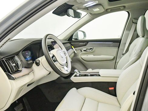 New 2026 Volvo XC90 T8 Ultra w/ Protection Package Premier AWD/4WD image 18