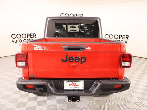 Used 2023 Jeep Gladiator Sport AWD/4WD image 20