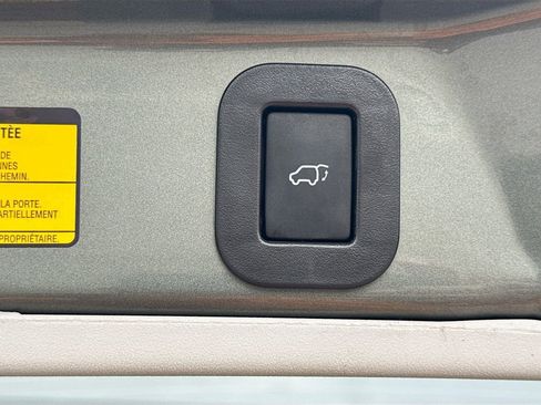 Used 2014 Toyota Sienna XLE image 33